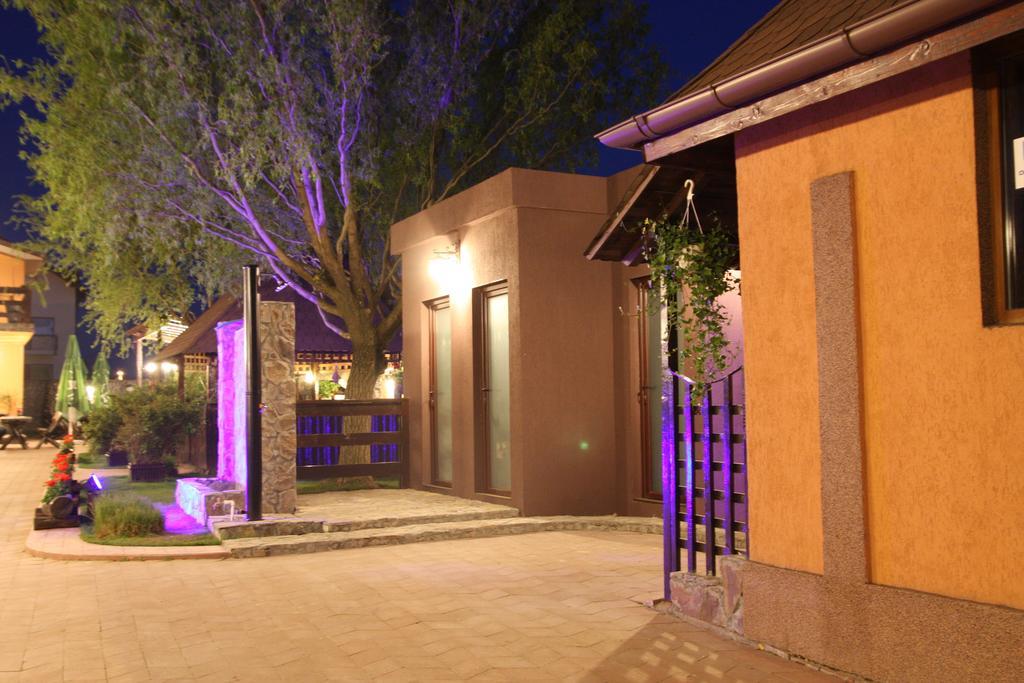 Rixo'S Guesthouse Cîrcea Екстериор снимка