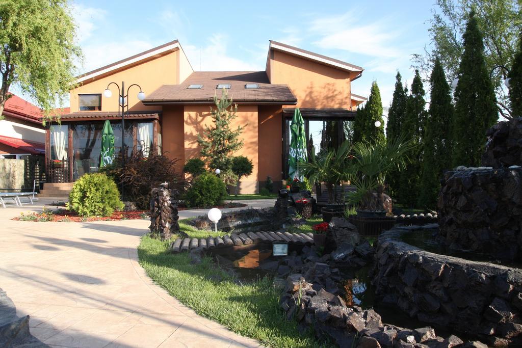 Rixo'S Guesthouse Cîrcea Екстериор снимка