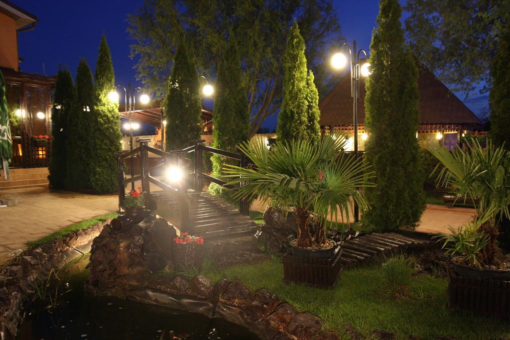 Rixo'S Guesthouse Cîrcea Екстериор снимка