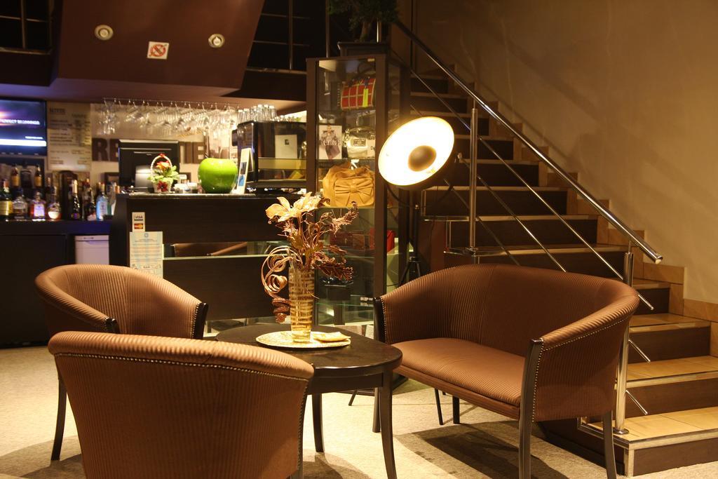 Rixo'S Guesthouse Cîrcea Екстериор снимка