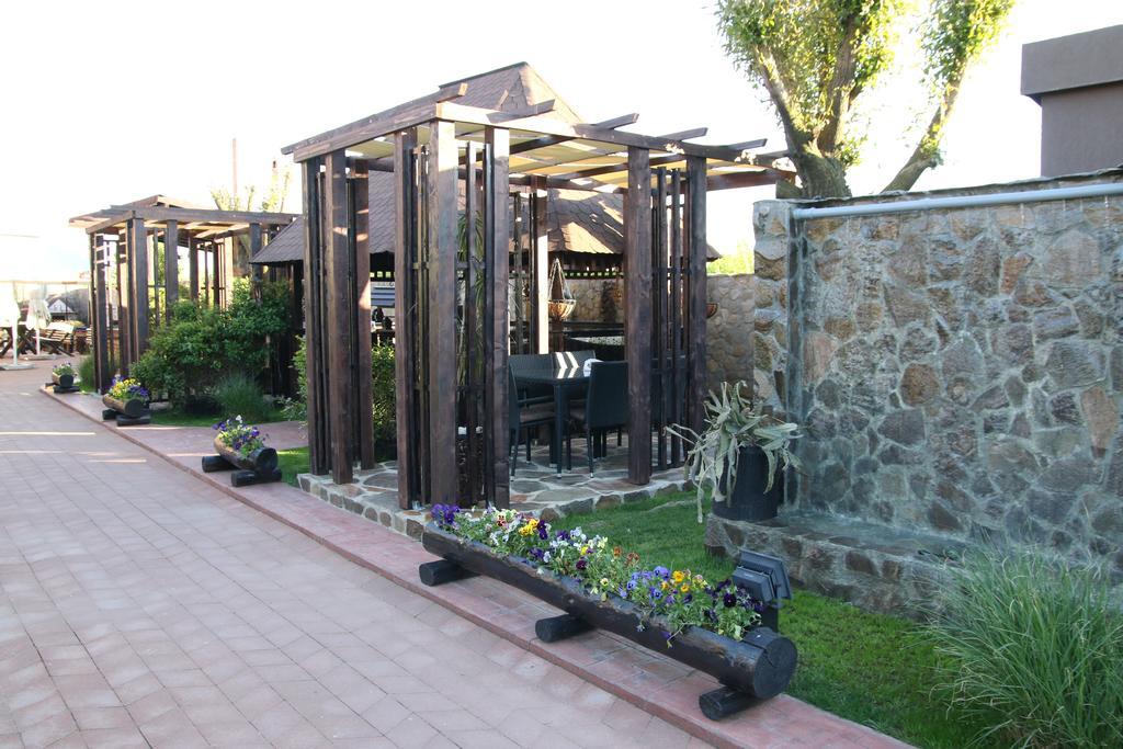 Rixo'S Guesthouse Cîrcea Екстериор снимка