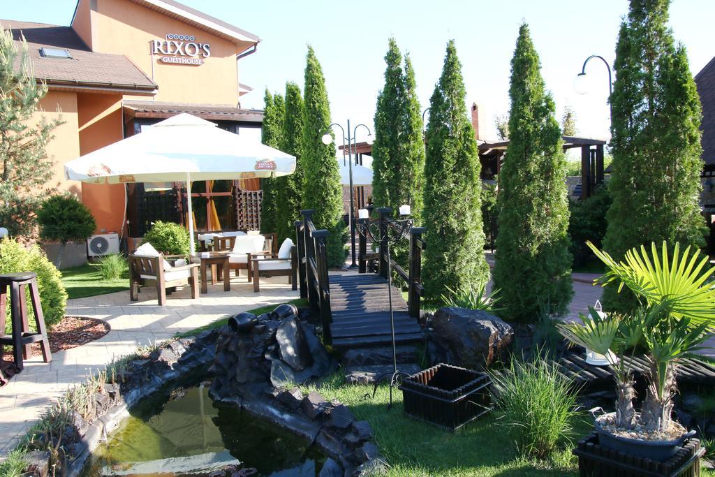 Rixo'S Guesthouse Cîrcea Екстериор снимка