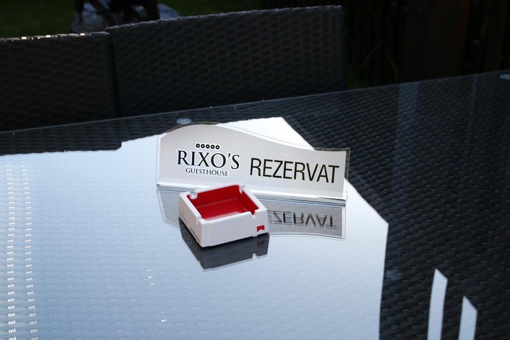 Rixo'S Guesthouse Cîrcea Екстериор снимка