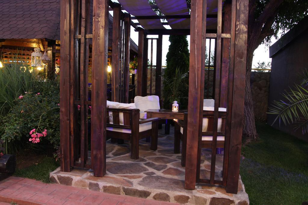 Rixo'S Guesthouse Cîrcea Екстериор снимка