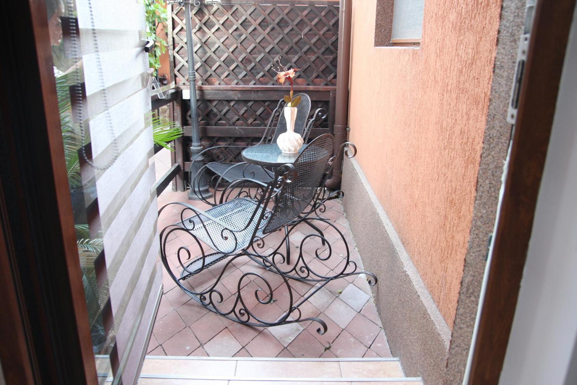 Rixo'S Guesthouse Cîrcea Екстериор снимка