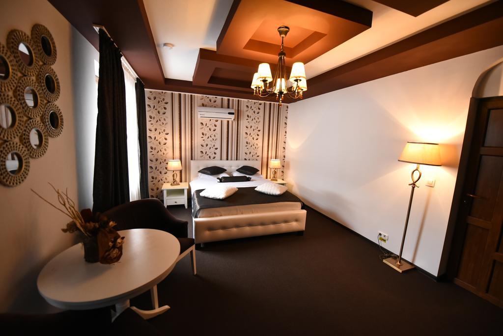 Rixo'S Guesthouse Cîrcea Екстериор снимка