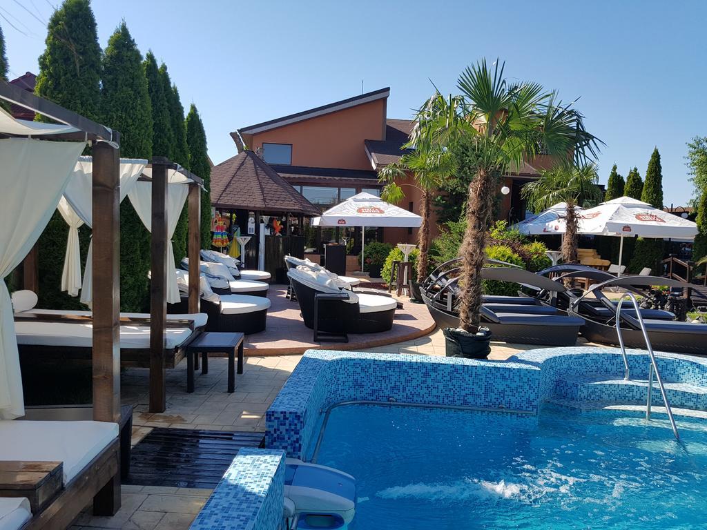 Rixo'S Guesthouse Cîrcea Екстериор снимка